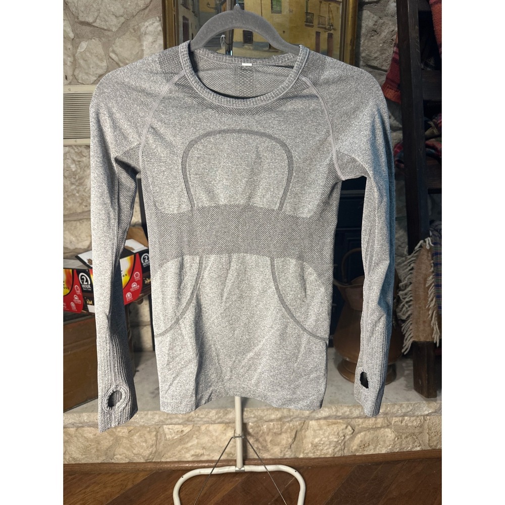 Lululemon Long Sleeve Seamless swiftly tech Top Gray Thumbholes Women Size 2